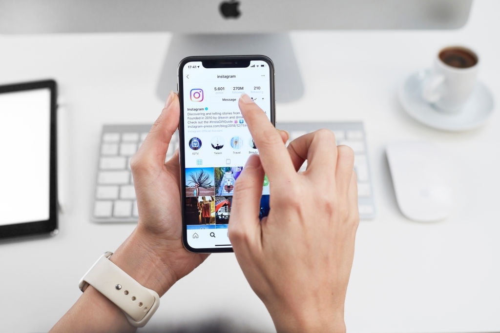 10 Instagram Stories Hacks to Give You a Creative Edge