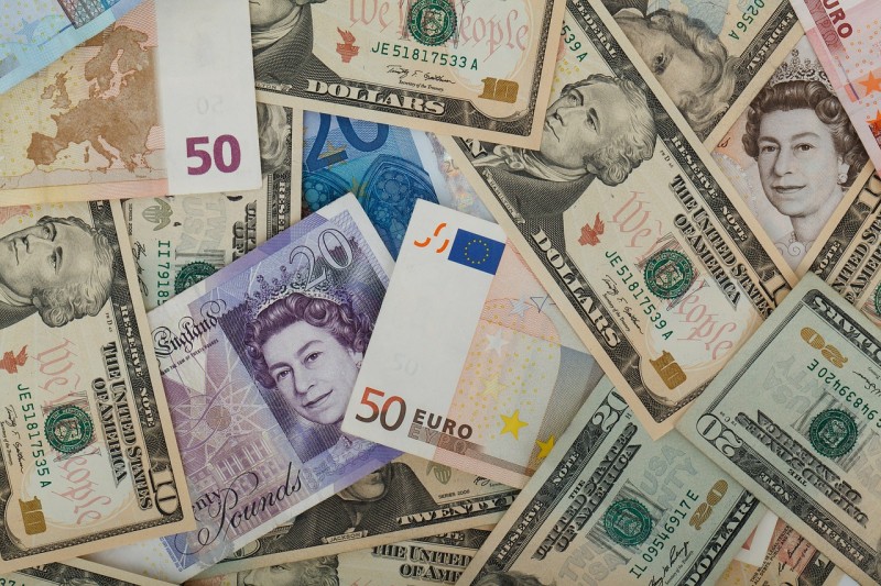9 Factors That Influence Currency Exchange Rates