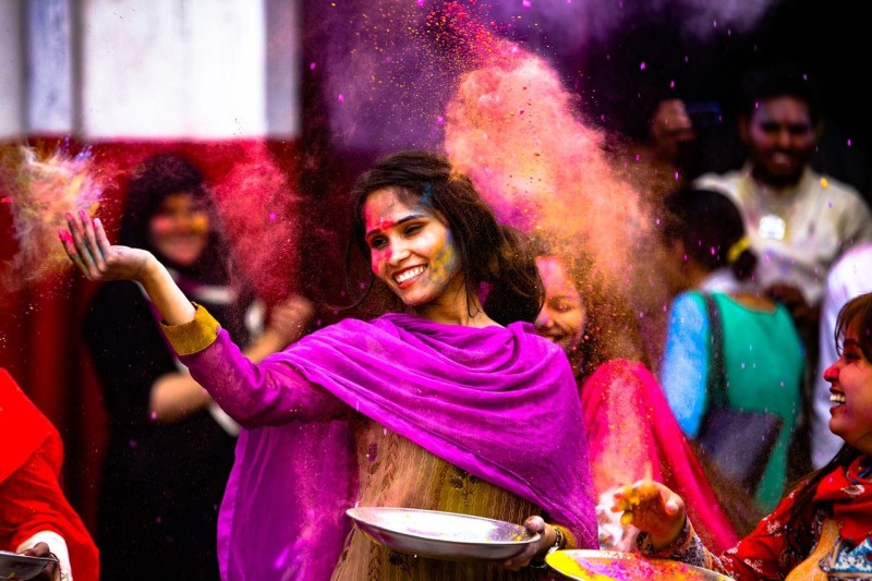 holi-61facdac3cb6e.jpg